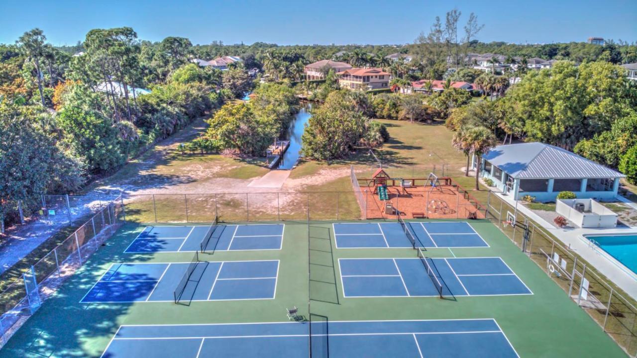 Pet Friendly Pool Home In River Reach Of Naples Fl Esterno foto